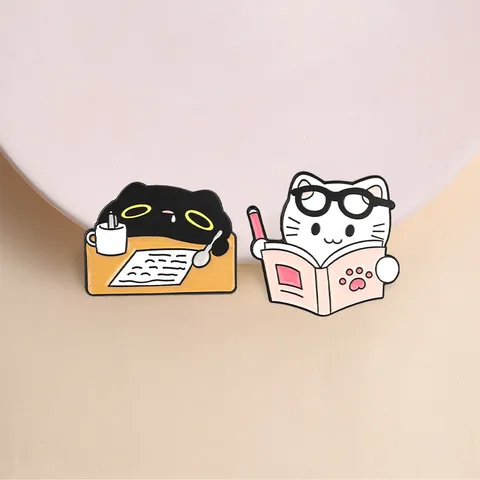 Cute Cartoon Reading Cat Zinc Alloy Brooch Set Reading White Black Cat Metal Enamel Pin Student Backpack Accessory Clothing Lapel Pin Jewelry