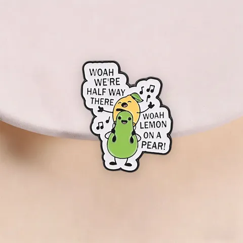 Grappige Citroen Op Een Peer Metalen Brooch Cartoon Fruit Zingen Emaille Badge Parodie Songtekst Reversspeld Tas Accessoires