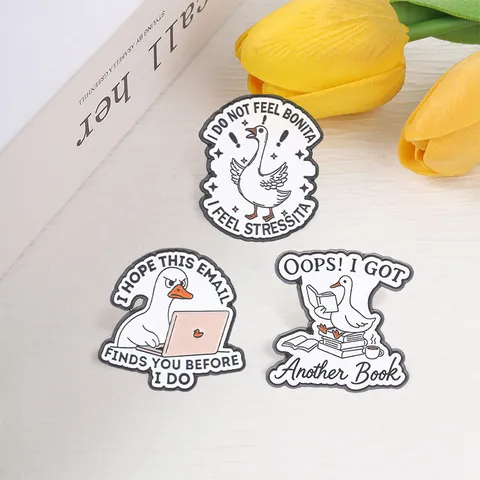 Funny White Goose Enamel Pin Office Humor Badge Goose Reading Laptop Animal Lapel Pin For Backpack Jacket Jewelry Gift