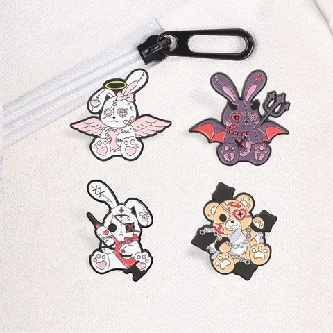 Broche en Émail en Alliage de Zinc Creepy Cute Dark Kawaii Gothique Cousu Ours en Peluche Ange Diable Lapin Bijoux Accessoires