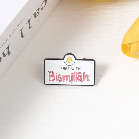 Minimalistische Zinklegierung Emaille Bismillah Brosche Pin Rechteckigen Rahmen Glocke Dekor Hijab Zubehör Für Damen Herren Glauben Geschenk