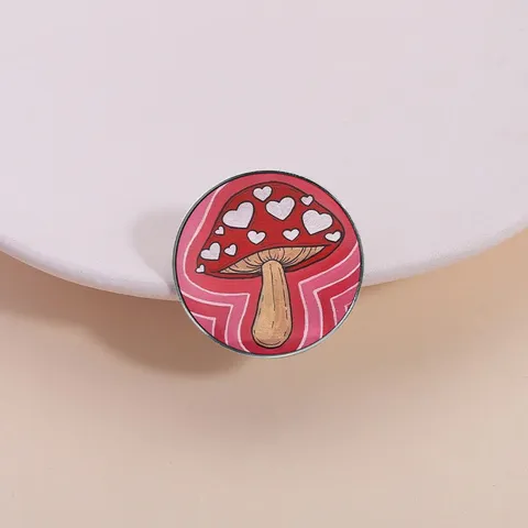 Simpatico Fungo Rosso a Cuore Spilla Smaltata in Lega di Zinco Tonda Distintivo Spilla per Vestiti Zaino Donna Uomo Gioielli Regalo