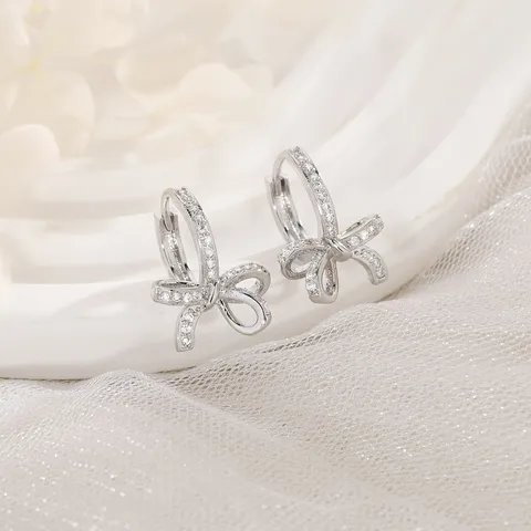 Luxury Copper Rhinestone Bowknot Hoop Earrings Platinum Plated Artificial Pearl Huggie Earrings For Banquet Women Fashion Jewelry