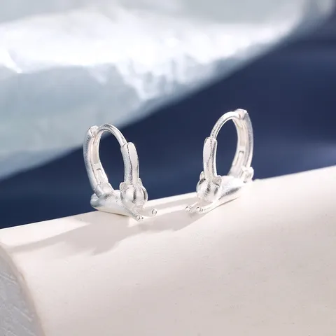 Cute Cat Brushed Frosted Copper Ear Buckle Korean Personality Creative Stretching Kitty Hoop Earrings For Women Silver Plated Animal Jewelry