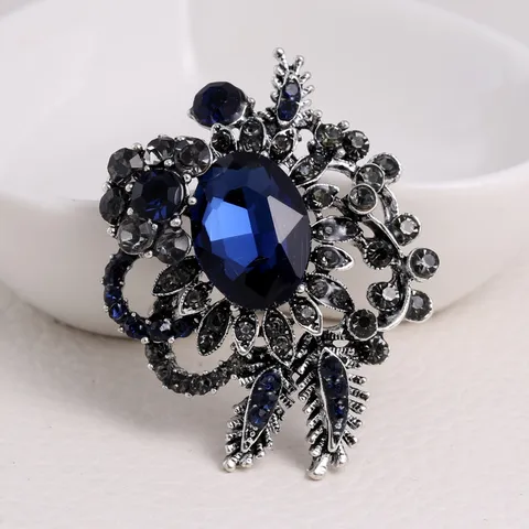 Elegant Medieval Vintage Flower Brooch For Women Alloy Inlaid Deep Blue Pink Rhinestone Crystal Badge Lapel Pin Jewelry Gift