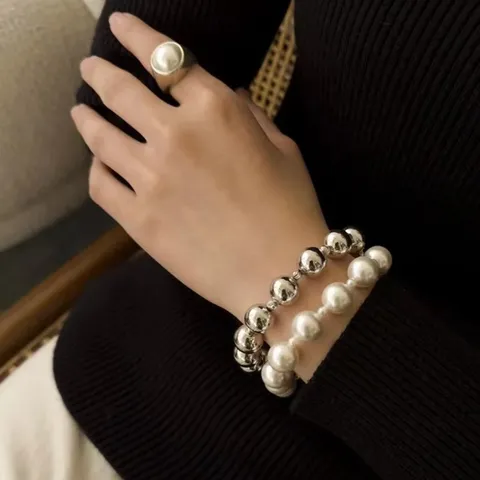 Light Luxury Niche Spliced Artificial Pearl Copper Necklace Bracelet Set Magnetic Clasp Silver Metal Bead Clavicle Chain For Women