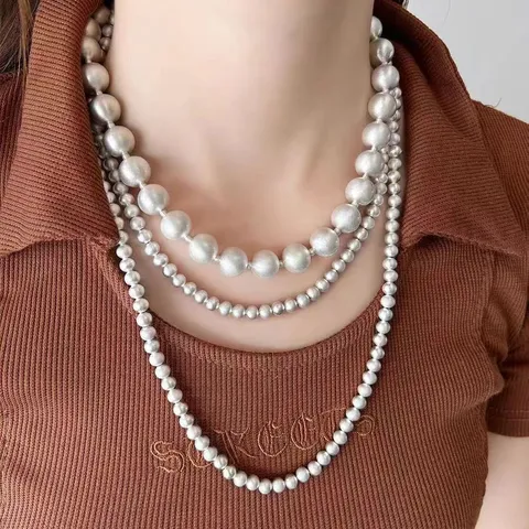 Conjunto de Joyería de Bolas de Metal Cepillado Estilo Europeo Americano Collar de Capas de Cuentas Redondas Pulsera Cierre Toggle Anillo Pendientes Mujer