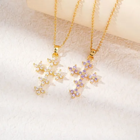 Collana con Ciondolo a Croce in Rame e Zirconia per Donna Elegante Design a Quadrifoglio Gioielli di Nicchia Oro Argento