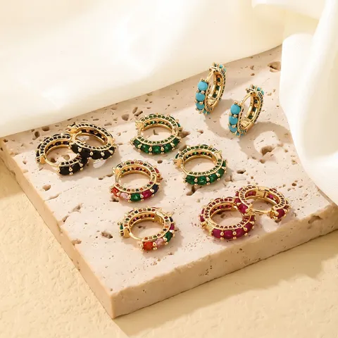 Lussuosi Orecchini a Cerchio in Zirconia per Donna in Rame Placcato Oro Piccoli Orecchini Huggie Geometrici Pave Gioielli di Moda