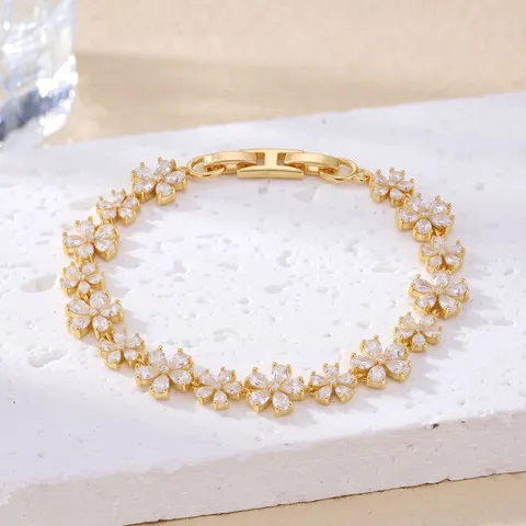 Elegant Copper Flower Bracelet For Women Luxury Rhinestone Inlaid Floral Gold Plated Jewelry Versatile Fashion Wrist Link