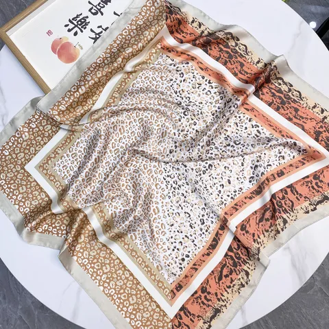 Women Fashion Leopard Print Satin Square Scarf Elegant Silk-Like Head Scarf Neck Scarf Casual Hair Bandana Printed Foulard Accessory