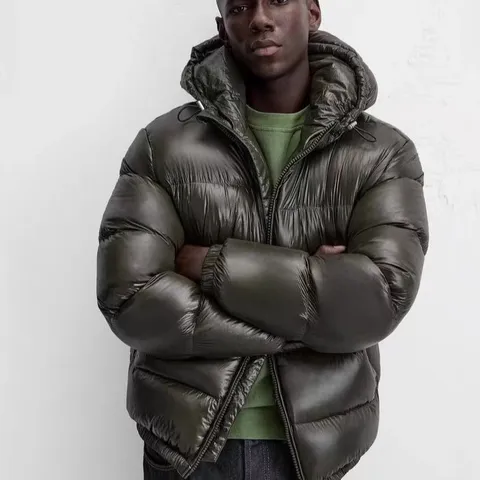 Herren Casual Glänzend Steppjacke Amerikanischer Stil Einfarbig Verdickt Kapuzenjacke Warm Winddicht Polyester Winter Top Oberbekleidung