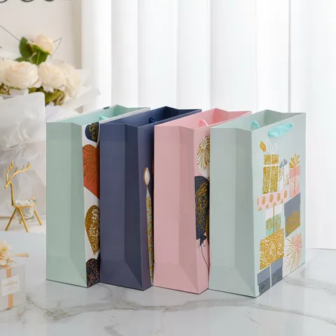 Happy Birthday Handheld Gift Bags Large White Cardstock Paper Bags With Gold Stamping Glitter Patterns For Party Favors