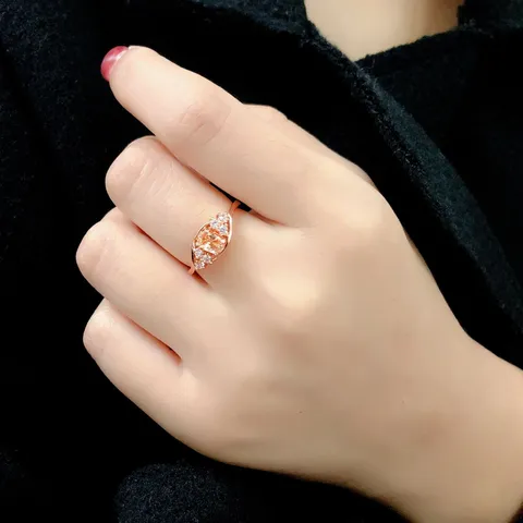 Anillo de Compromiso de Moda para Mujer Cobre Chapado en Oro Rosa 18K Zirconia Amarilla Anillo Geométrico de Declaración Regalo de Joyería
