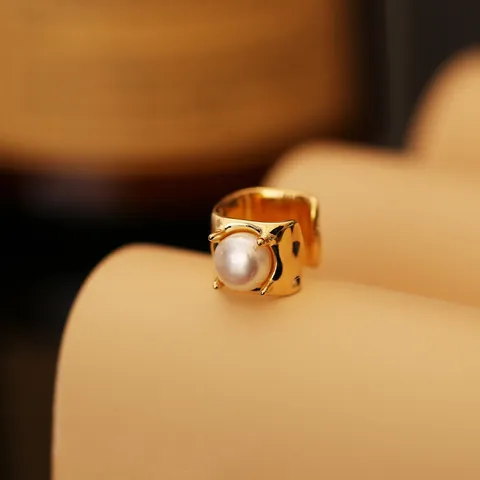Manguito de Oreja de Perla de Anillo Cuadrado Minimalista Sin Perforación Aleación Perla Artificial Pendiente para Mujer Joyería de Lujo Ligera Pieza Única
