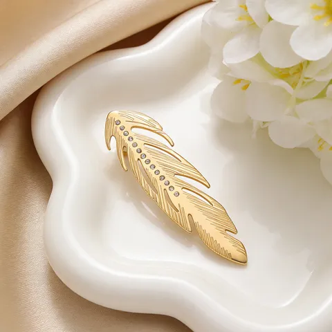 Elegant Stainless Steel Feather Brooch For Women Luxury 18K Gold Plated Rhinestone Inlaid Fashion Lapel Pin Jewelry Accessory