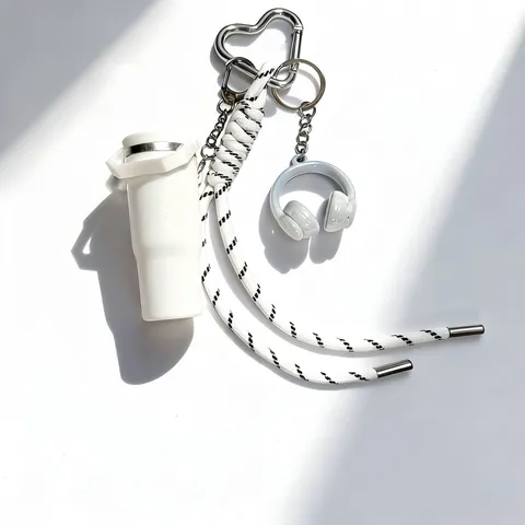 Ins Stijl Plastic Hars Waterfles En Oortelefoon Hanger Sleutelhanger Tas Hangend Ornament Vrouwen Sleutelhanger Cadeau
