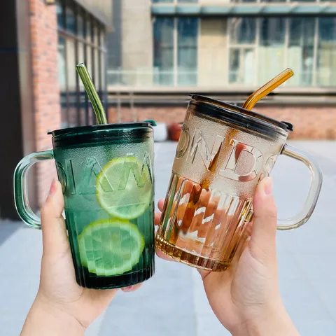 Ins Style Coloré Résistant à la Chaleur Tasse en Verre Avec Poignée Couvercle Et Paille Bureau Créatif Café Lait Jus Tasse à Boire