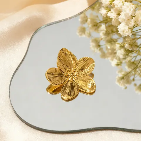 Broche Minimaliste en Acier Inoxydable pour Femmes Hommes Mode 3D Fleur Libellule Épingle Style Occidental Métal Brossé Accessoires de Vêtement Cadeau