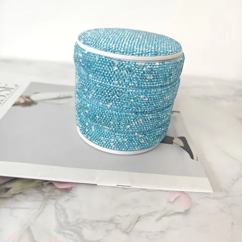 Luxus Strass Rotierender Schmuck Organizer 4-Schichten Glitzer Make-up Aufbewahrungsbox Elegante Desktop Deko Für Damen