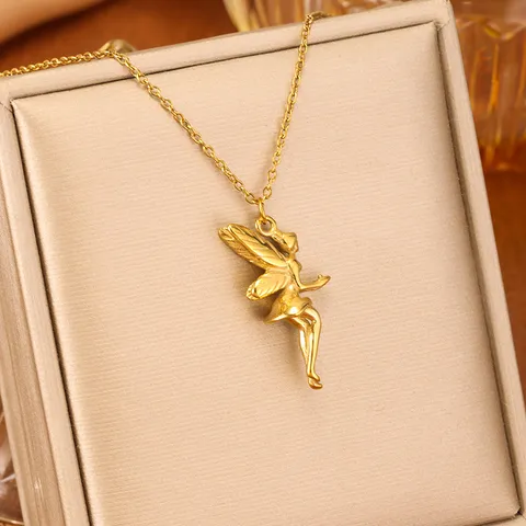 304 Stainless Steel Fairy Elf Bee Strawberry Pendant Necklace For Women Gold Electroplated Minimalist Animal Plant Clavicle Chain Jewelry