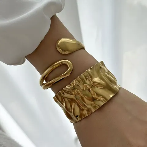 Bracciale a Polsino Largo Aperto in Acciaio Inossidabile da Donna Oro Incrinatura d'Acqua Piuma Foglia Gioielli di Moda