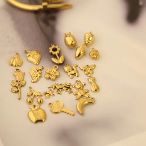 Ciondoli DIY in Acciaio Inossidabile Placcato Oro per Creazione Gioielli Animali Piante Frutta Cuore Pendenti Portafortuna Accessori per Collane e Bracciali