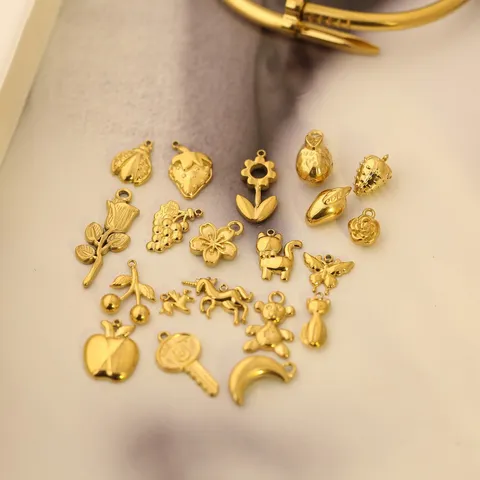 Ciondoli DIY in Acciaio Inossidabile Placcato Oro per Creazione Gioielli Animali Piante Frutta Cuore Pendenti Portafortuna Accessori per Collane e Bracciali