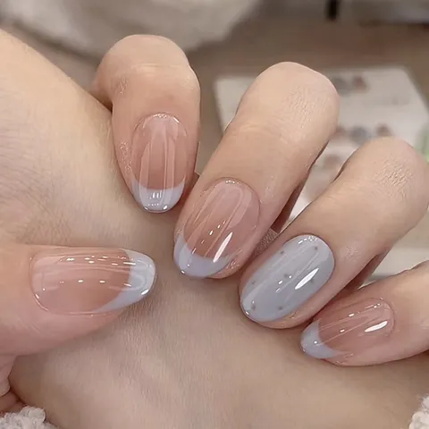 Faux Ongles à Presser Bleu Laiteux Dégradé Français Pois Amovibles en Plastique ABS pour Femmes Manucure d'Été Avec Colle