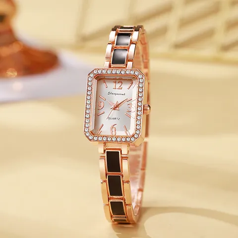 Fashion Korean Women Bracelet Quartz Watch Luxury Rectangular Rhinestone Bezel Alloy Link Chain Wristwatch For Lady Daily Party Jewelry