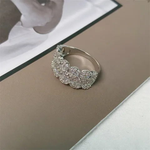 Italian Style Micro Pave Zirconia Full Diamond Ring For Women Brass White Gold Plated Heavy Duty Light Luxury Sparkly Jewelry Ring