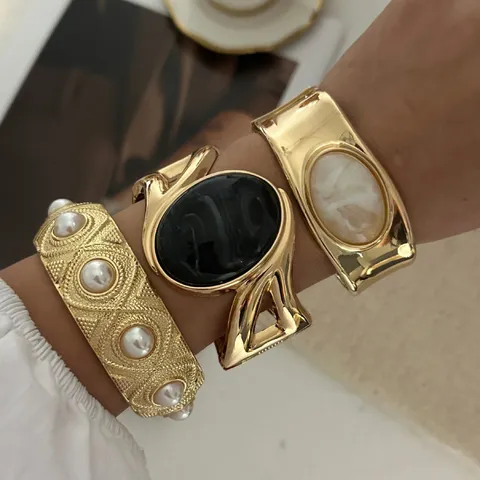 Bracciale Rigido Largo Vintage con Smalto e Pietre Preziose in Lega di Lusso Apertura a Molla Stile Antico