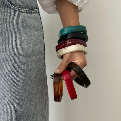 Bracciale Rigido Minimalista in Acrilico da Donna Design Geometrico Irregolare Motivo Marmorizzato Bracciale in Resina Lucida Regalo Gioielli
