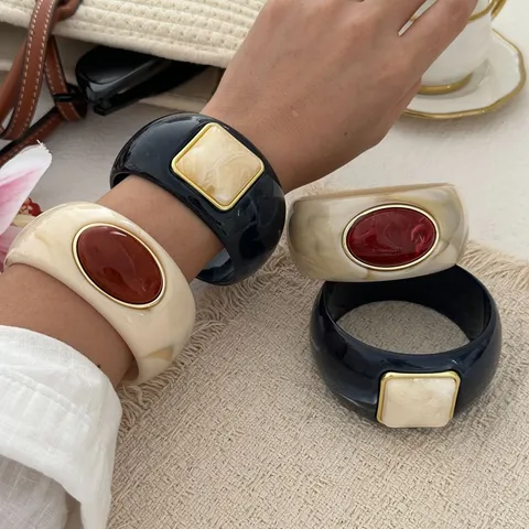 Vintage Marbled Resin Wide Bangle Bracelet For Women Retro Inlaid Stone Geometric Resin Cuff Bracelet Boho Fashion Accessory