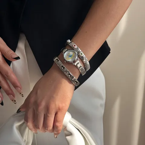 Women Retro Round Dial Evil Eye Stainless Steel Watch And Elastic Heart Bracelet Set Electroplated Gold Silver Jewelry Niche Luxury Hand Ornaments