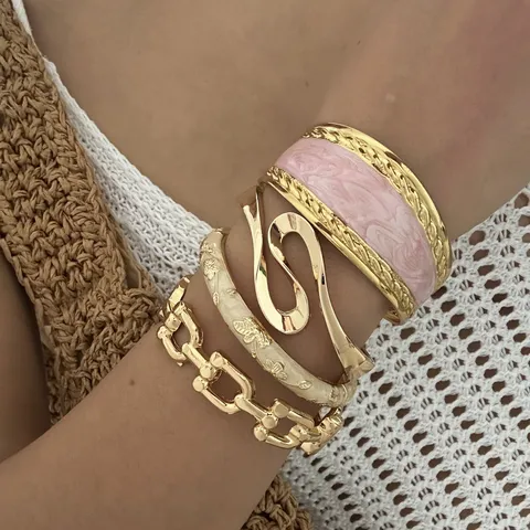 Vintage Stainless Steel Gold Plated Bracelet For Women Light Luxury Niche Design Geometric Wave Floral Enamel Chunky Chain Bangle Set Fashion Hand Jewelry