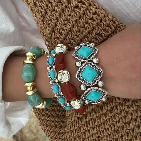 Bohemian Western Cowboy Style Distressed Turquoise Multilayer Bracelet Set For Women Alloy Artificial Stone Beaded Bracelet Vacation Jewelry
