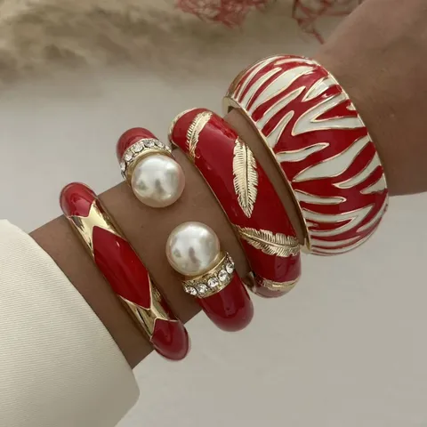 Bracciale Rigido Smaltato a Righe Zebra in Lega Stile Europeo e Americano Con Piuma d'Oro e Perla Artificiale Donna