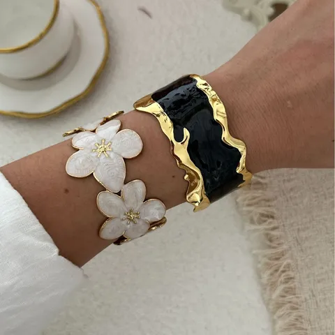 Bracciale Rigido Aperto Smalto Fiore Stella Marina Design di Nicchia Placcato Oro Largo Onda Gioielli Moda Donna Accessorio Vacanza