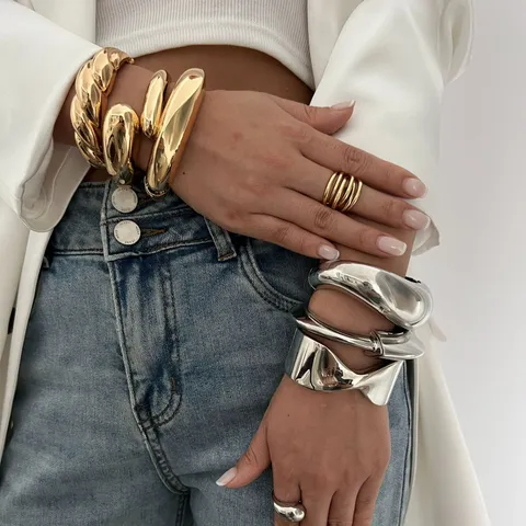 Bracciale Rigido in Metallo a Goccia d'Acqua Superficie Liscia con Cerniera a Molla Gioielli Donna Oro Argento di Lusso