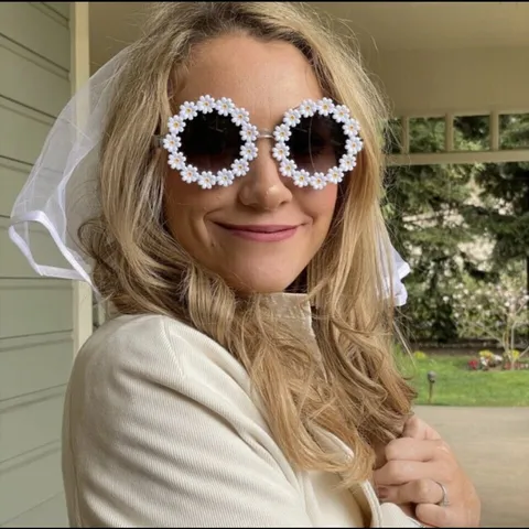 Gafas de Sol con Montura Redonda de Flores de Margarita para Mujer Estilo INS Lindo Plástico Floral Decoración de Boda Fiesta
