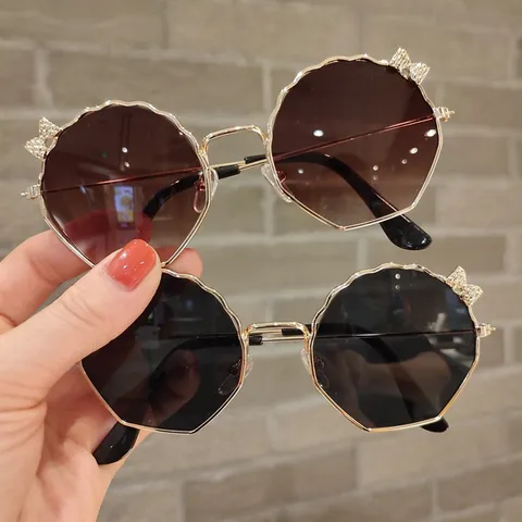 Kids Fashion Metal Bow Knot Sunglasses For Boys Girls Irregular Wave Lens Rhinestone Decoration Cute UV375 Sun Glasses