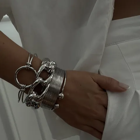 Bracciale Rigido Aperto Multistrato Minimalista in Lega Con Linee Vuote Per Donna Accessorio Di Gioielleria Bracciale Metallico In Stile Geometrico Cool