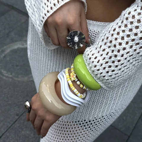 Westliche Mode Macaron Harz Armreif Stapelbar Unregelmäßiges Geometrisches Armband Set Mit Silber Legierung Perlenring Schmuck Für Damen Urlaub