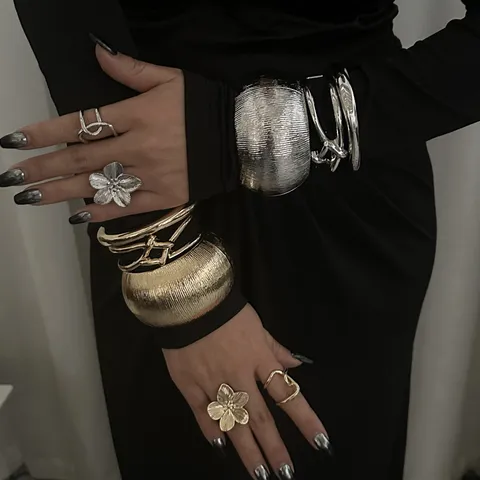 Europäische Amerikanische Heavy Metal Armreif Set Legierung Strukturierte Gebogene Feder Armband Für Frauen Designer Minimalistischen Modeschmuck Gold Silber Armband Ring Set