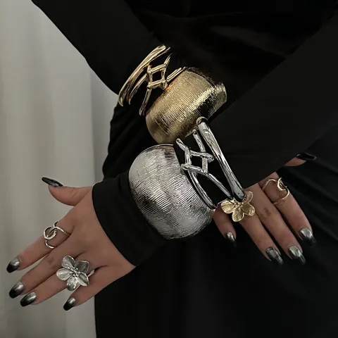 Europäische Amerikanische Heavy Metal Armreif Set Legierung Strukturierte Gebogene Feder Armband Für Frauen Designer Minimalistischen Modeschmuck Gold Silber Armband Ring Set