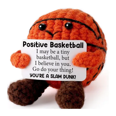 Bambola di Peluche a Forma di Palla Sportiva all'Uncinetto con Carta Frase Positiva Regalo per Papà Basket Calcio Pallavolo Baseball Golf Softball Ornamento