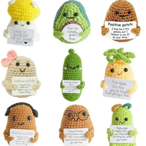 Pendentif Poupée au Crochet en Fil Tricoté Fait Main Mignon Peluche dÉnergie Positive Champignon Pomme de Terre Cadeau