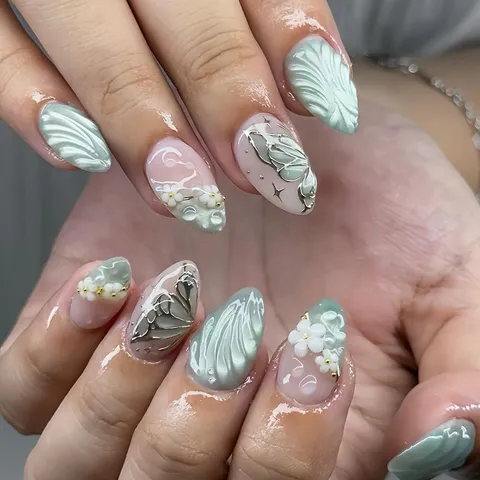 Faux Ongles à Presser Oeil de Chat 3D Aile de Papillon Ondulation Étoilée Design Floral Français Forme Amande Ensemble pour Femmes