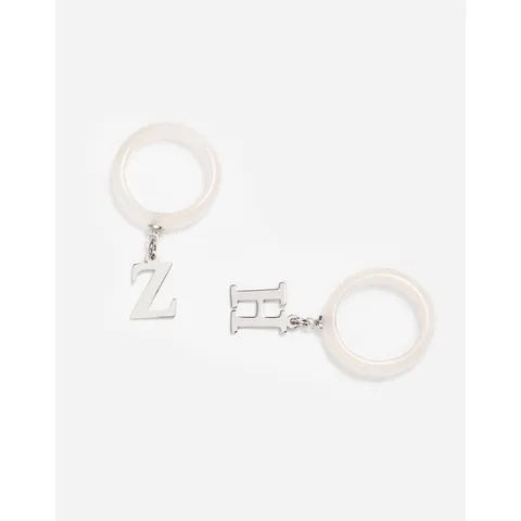 Minimalistischer Weißer Harz Kupfer Platinierter Alphabet Buchstaben Anhänger Fingerring Für Damen Ins Stil Modeschmuck Geschenk